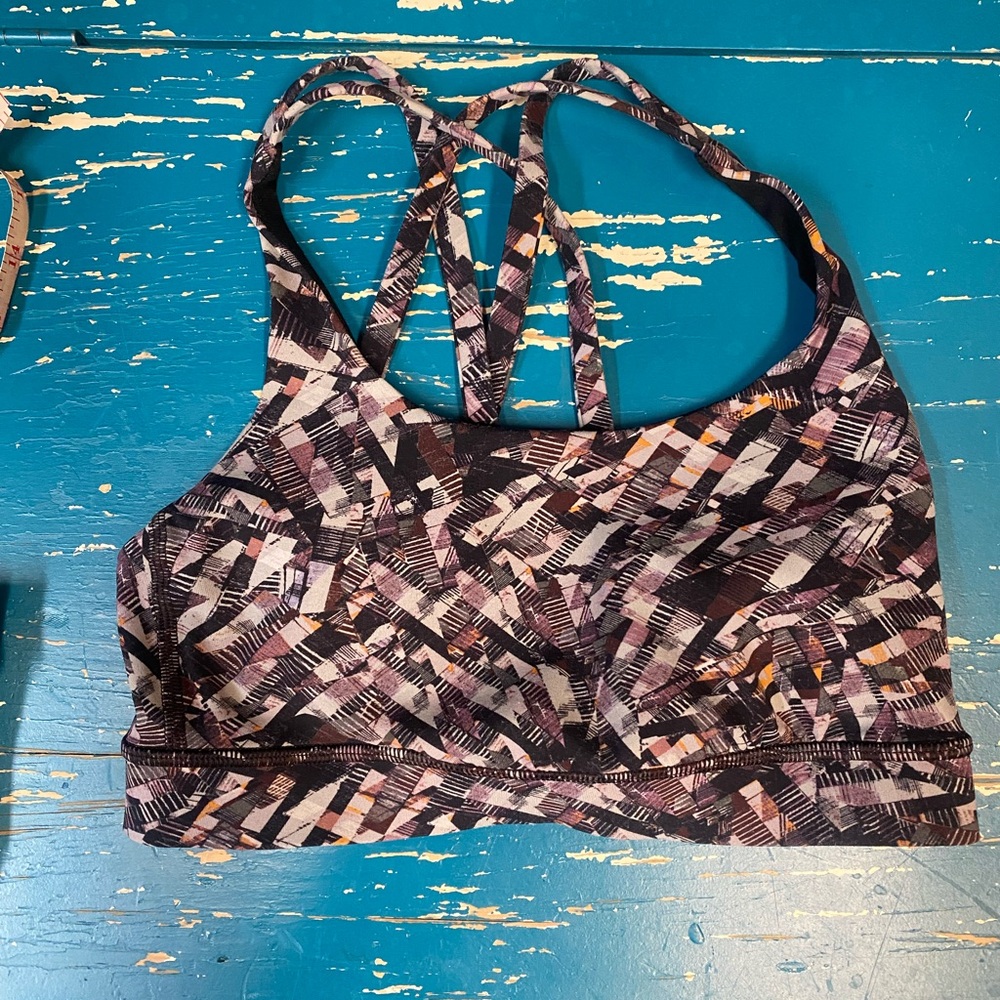 Lululemon Athletica Gray patterned  Sports Bra with pads 
EUC never worn
Size 2